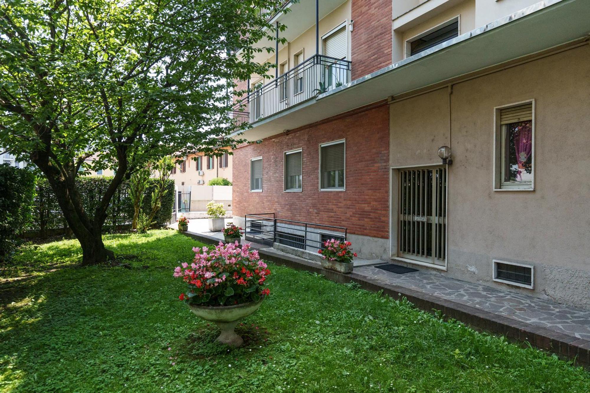 Ferienwohnung Duomo/Linate Parcheggi Gratis E Tram Sotto Casa Mailand Exterior foto